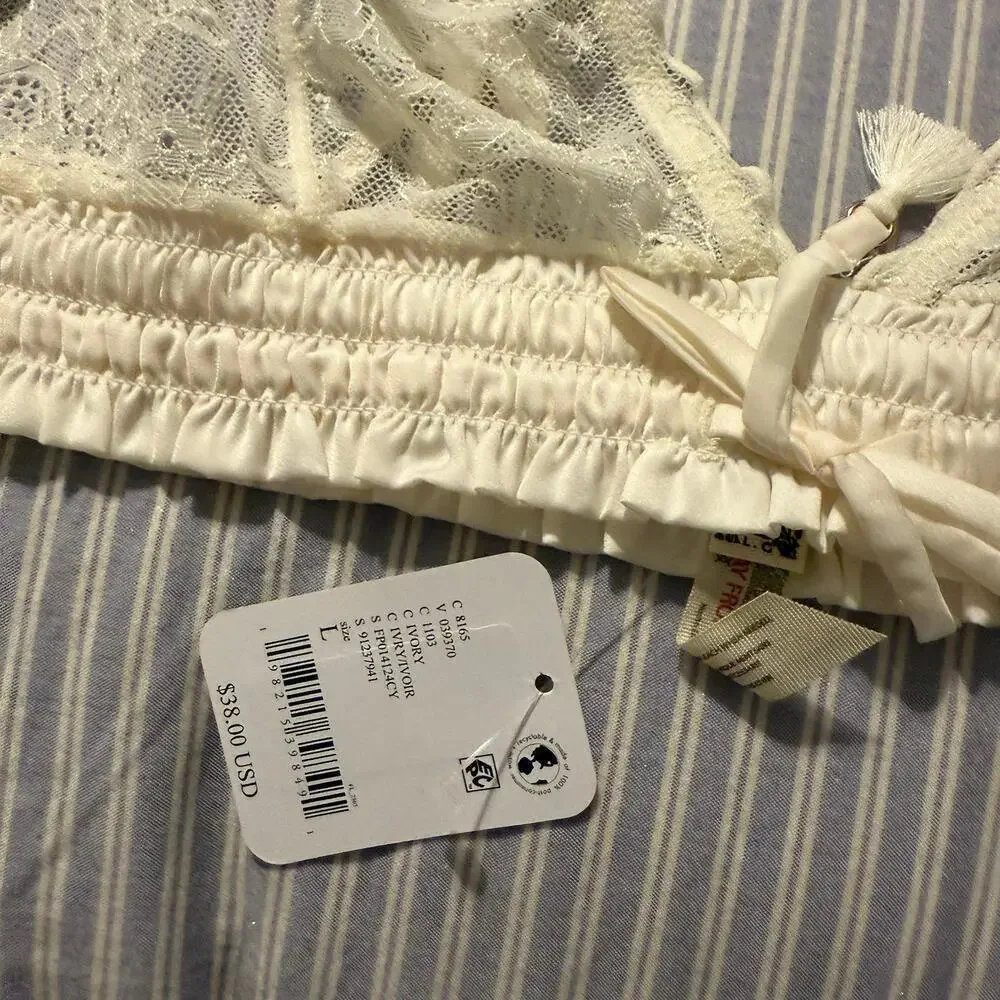 Free People Gia Triangle Bralette [COPY] - Picture 2 of 3